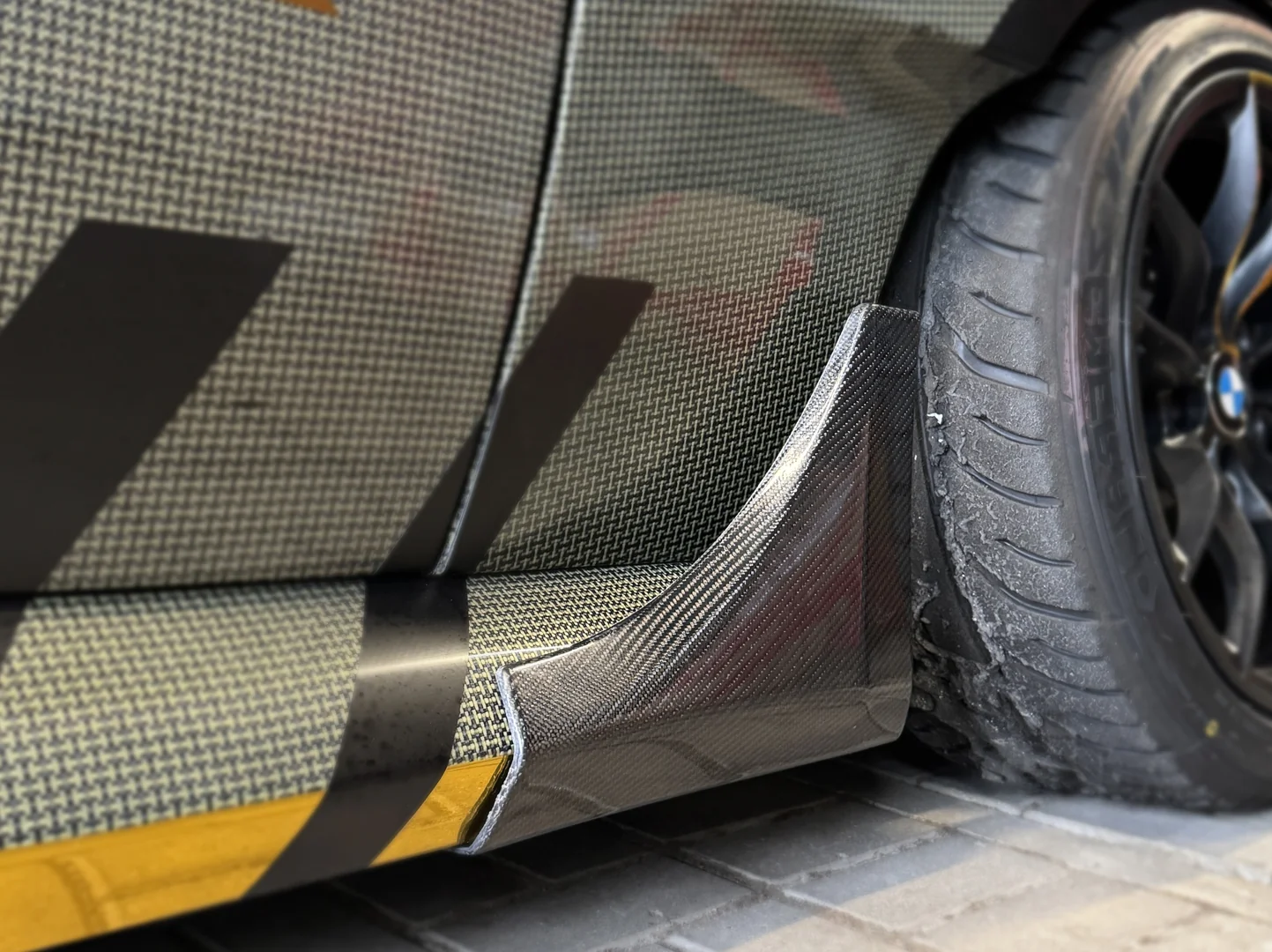 Front Right sideskirt sill plate , G87 M2 thumbnail 4